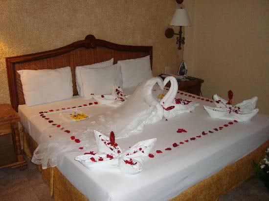 غرف نوم للعرسان رومانسية , كيفية تزيين غرف النوم بشكل رومانسي - صبايا كيوت