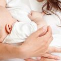 4341 2 فوائد الرضاعة الطبيعية - ما الغذاء الطبيعى لطفلك منذ الولادة اسماء عادل